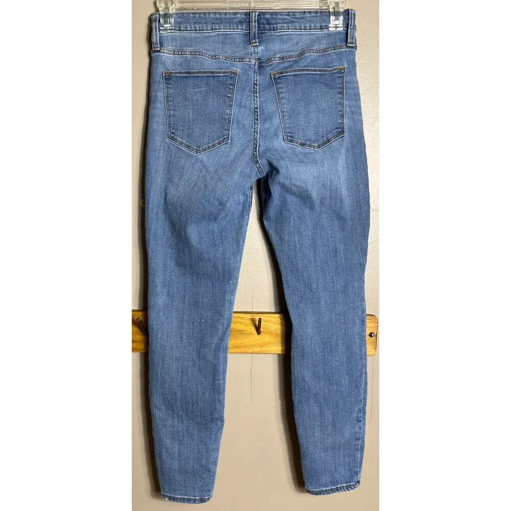 Gap Curvy Jeans Medium Wash Blue Higher Rise Booty Stretch Versatile Women 28R - Picture 3 of 11